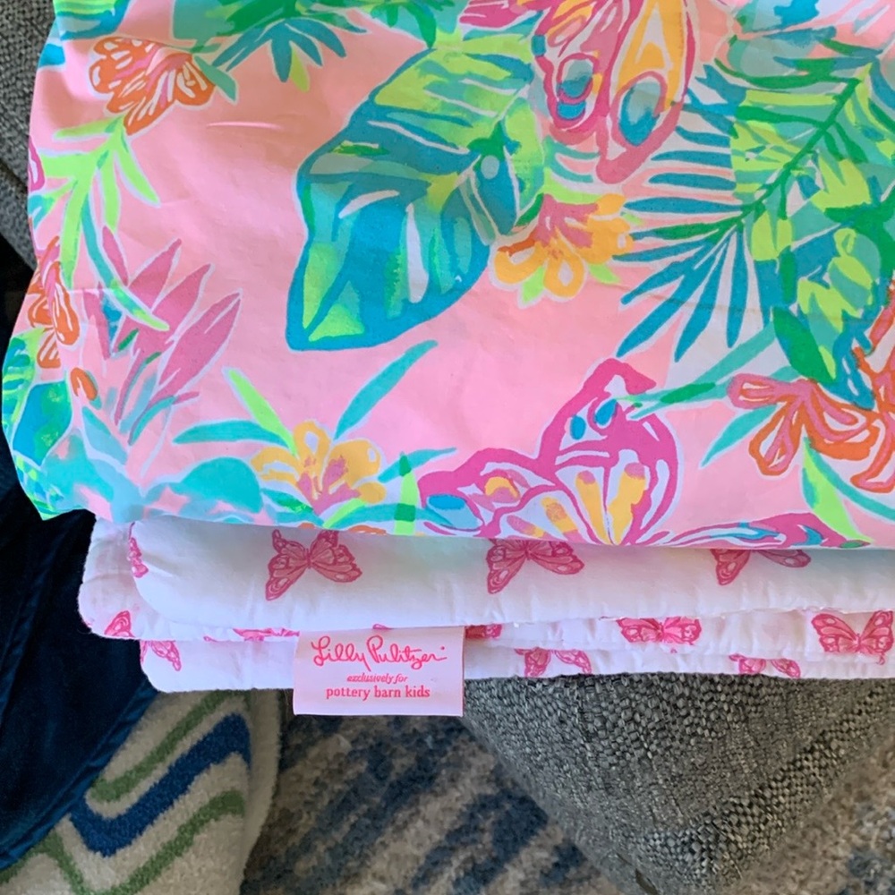 Lilly Pulitzer Crib Sheet and Quilt (Isle Be Back)